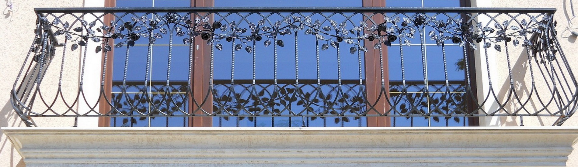 Ограждения для балконов из металла с элементами ковки